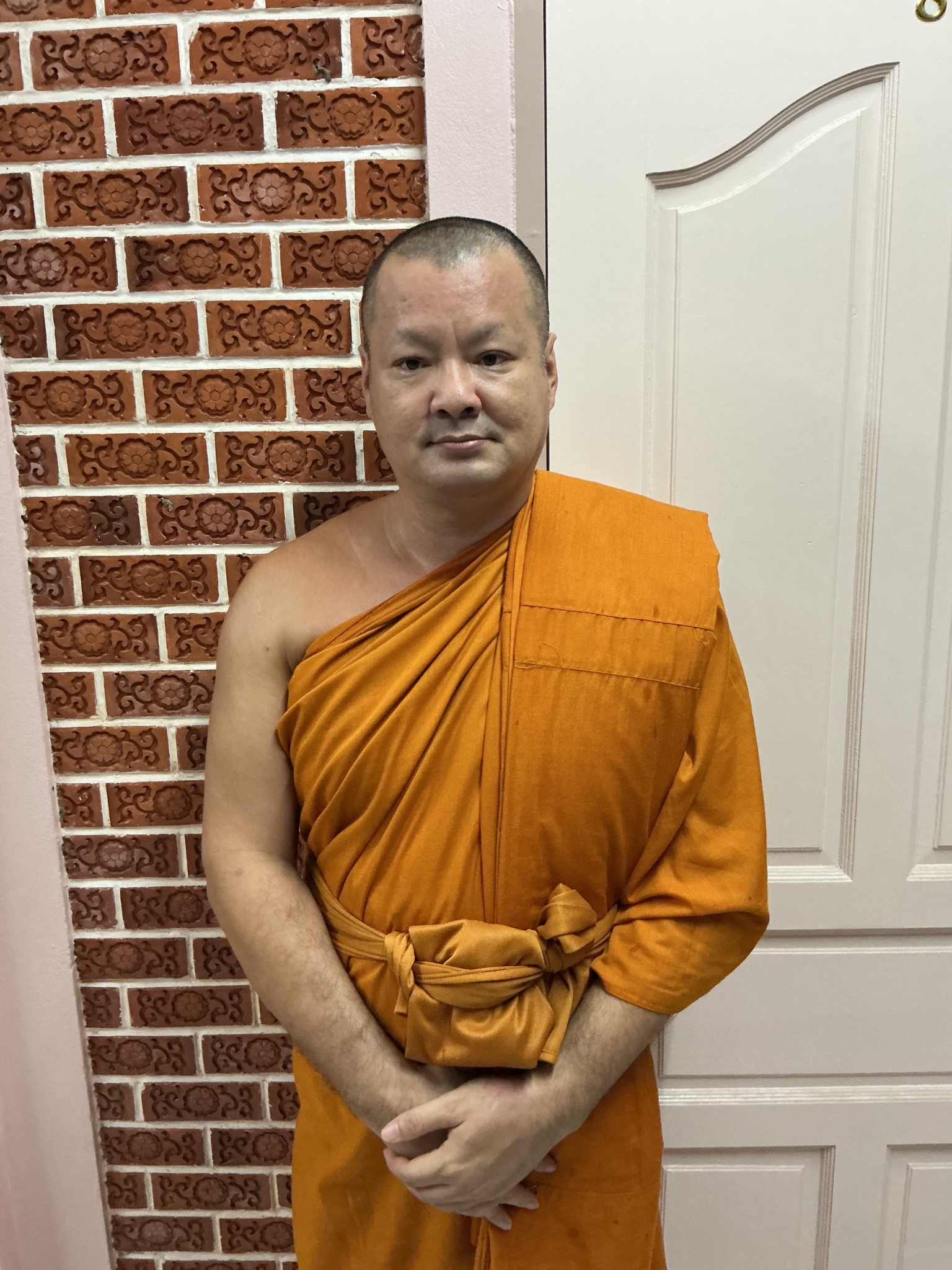 พระธนกิต เขมิโก